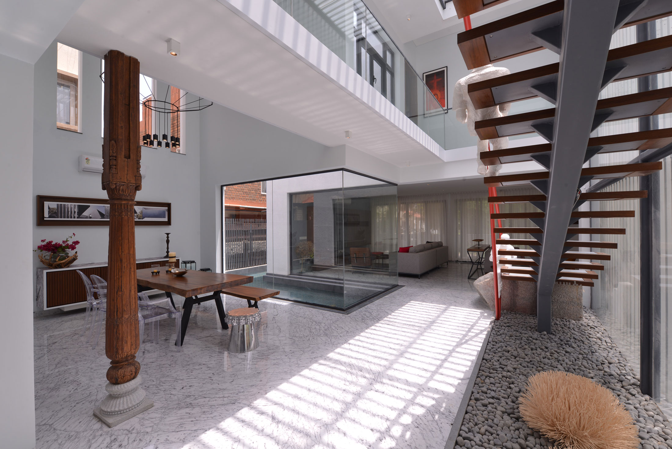 A Beautiful Contemporary House with Simplicity and Elegance in Bangalore, India by Abin Design Studio (12)
