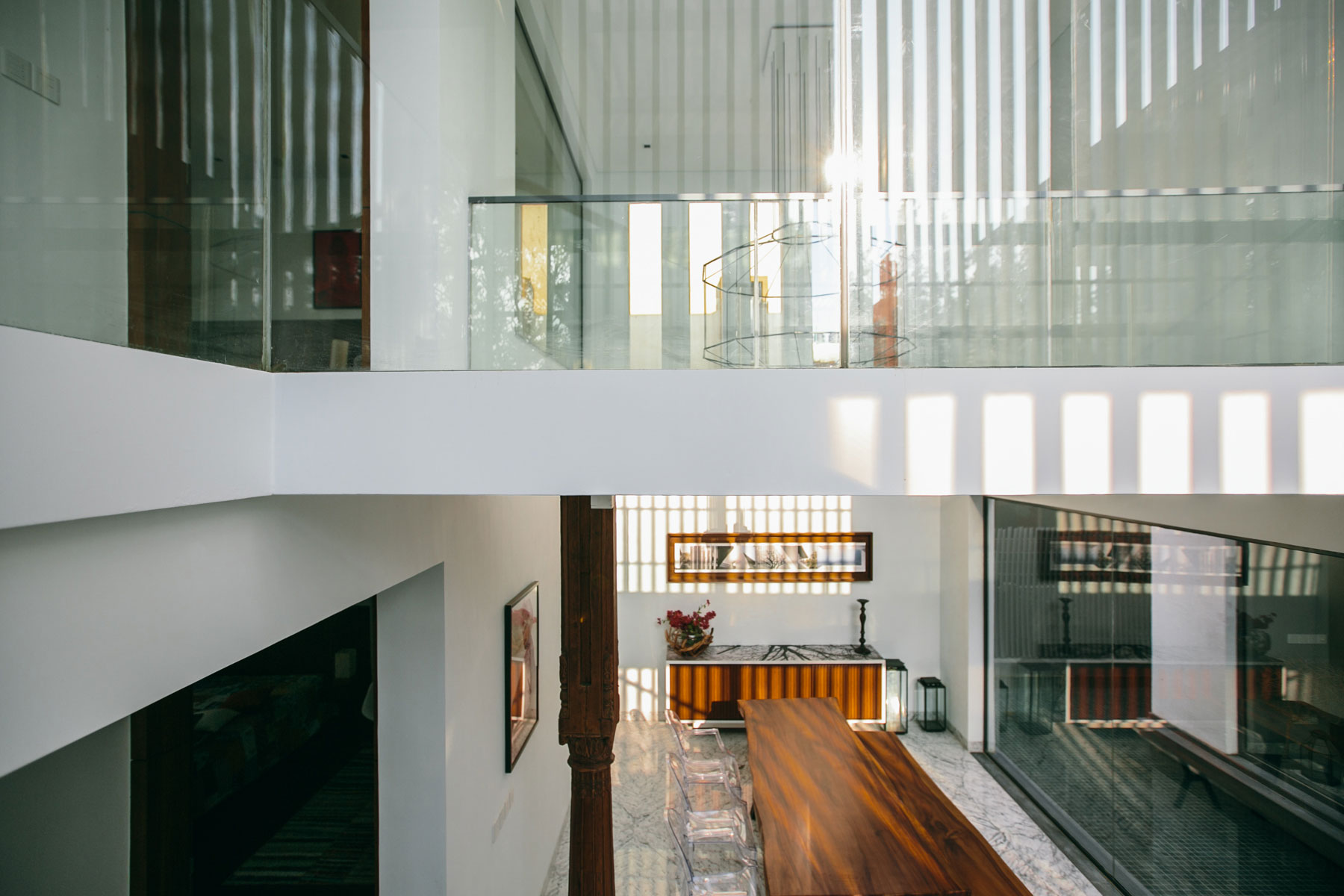 A Beautiful Contemporary House with Simplicity and Elegance in Bangalore, India by Abin Design Studio (19)