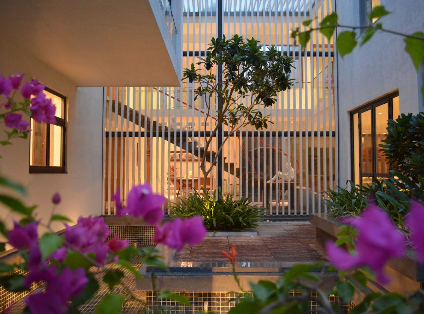 A Beautiful Contemporary House with Simplicity and Elegance in Bangalore, India by Abin Design Studio (25)