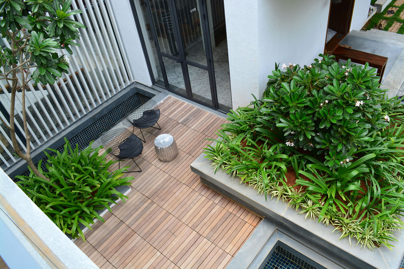 A Beautiful Contemporary House with Simplicity and Elegance in Bangalore, India by Abin Design Studio (7)