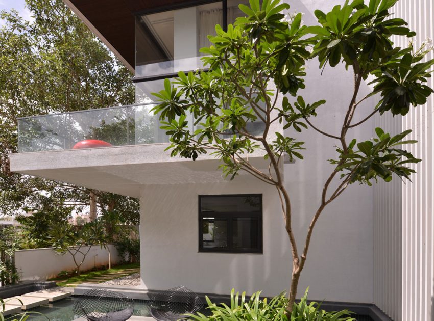 A Beautiful Contemporary House with Simplicity and Elegance in Bangalore, India by Abin Design Studio (8)