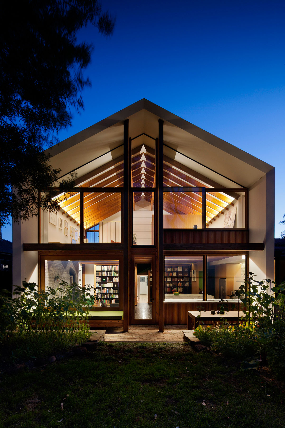 A Beautiful Contemporary House with Transparent Rear Facade in Northcote by BKK Architects (13)