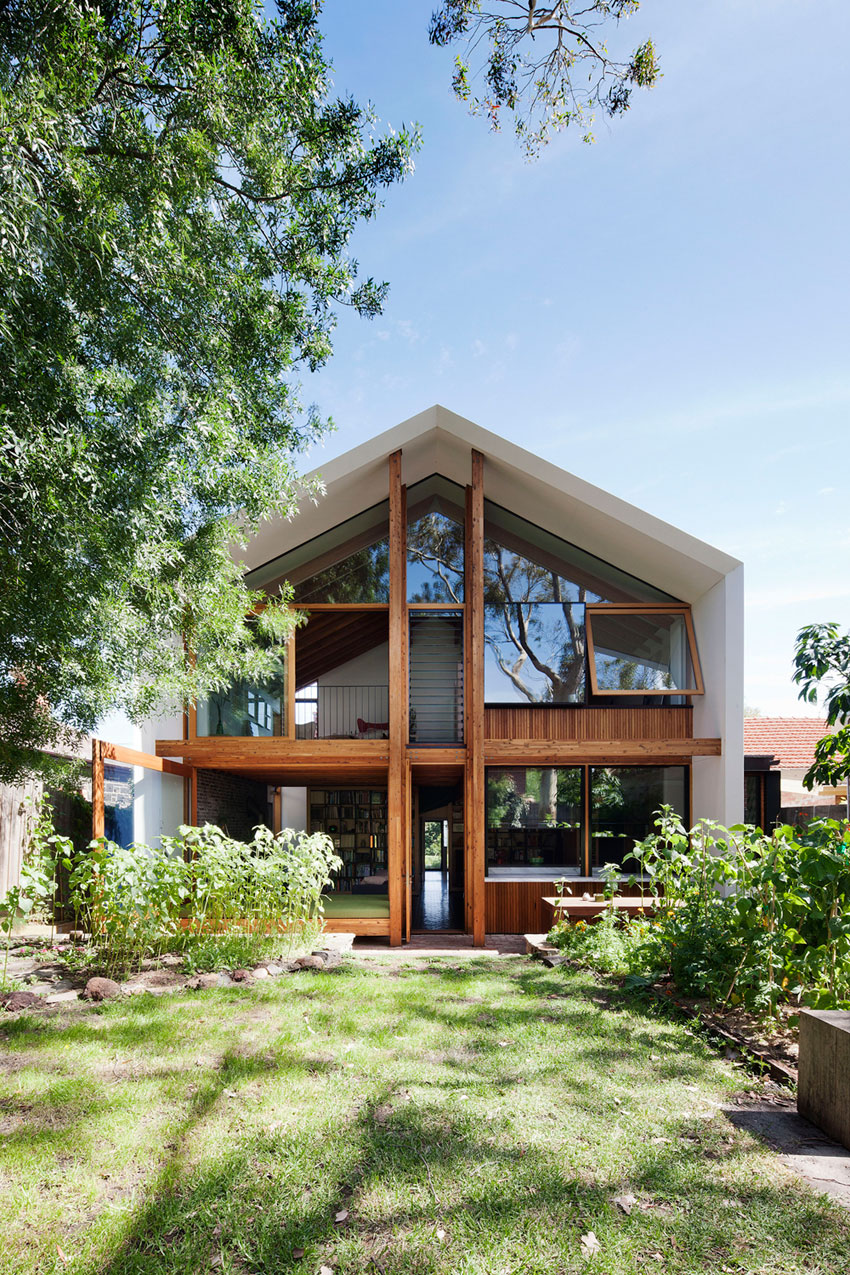 A Beautiful Contemporary House with Transparent Rear Facade in Northcote by BKK Architects (2)