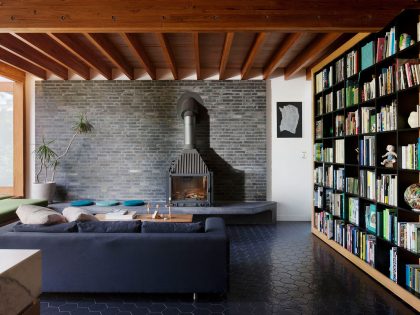 A Beautiful Contemporary House with Transparent Rear Facade in Northcote by BKK Architects (4)