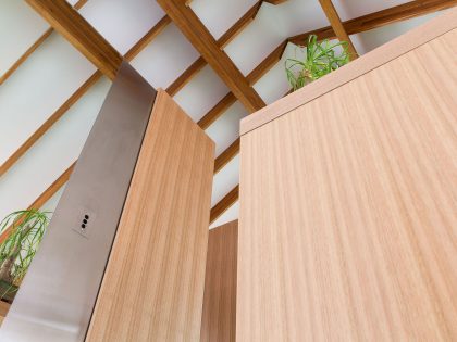 A Beautiful Contemporary House with Transparent Rear Facade in Northcote by BKK Architects (9)