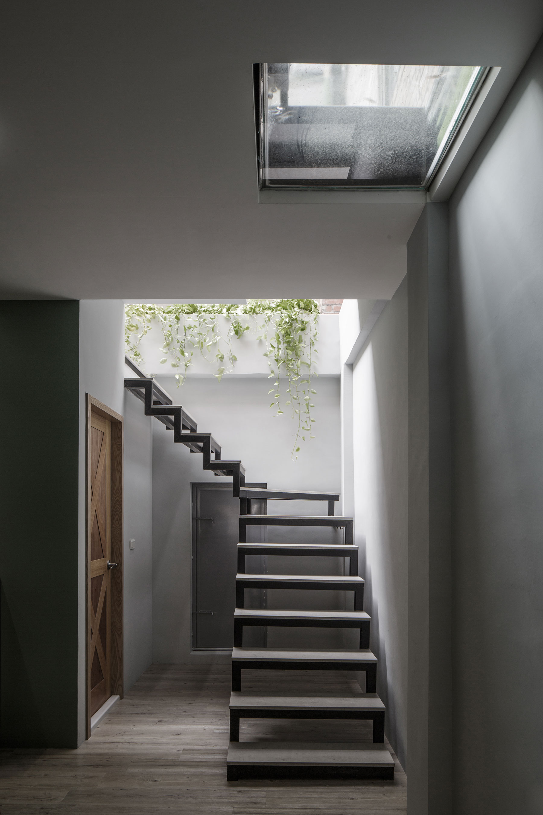 A Beautiful Home with an Interior Full of Light and Open Spaces in Pingtung City, Taiwan by House Design (17)