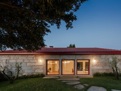 A Beautiful and Bright Red House Overlooks a Stunning Landscape in Vila Nova de Famalicão, Portugal by NOARQ (17)