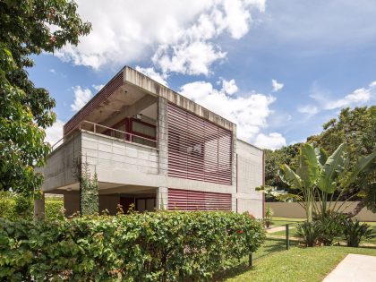 A Bright Contemporary Home From Concrete, Metal and Glass in Brasilia by LAB606 (2)