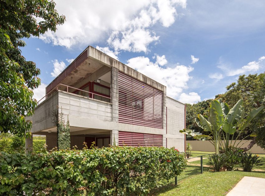 A Bright Contemporary Home From Concrete, Metal and Glass in Brasilia by LAB606 (2)