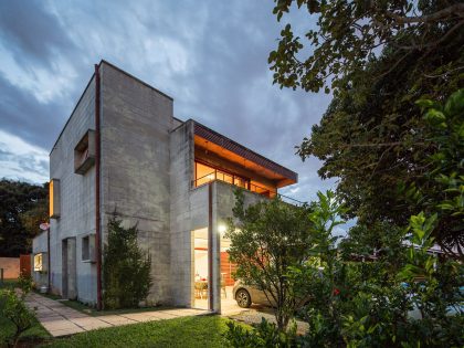 A Bright Contemporary Home From Concrete, Metal and Glass in Brasilia by LAB606 (23)
