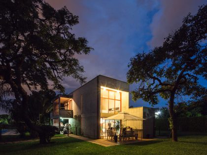 A Bright Contemporary Home From Concrete, Metal and Glass in Brasilia by LAB606 (27)