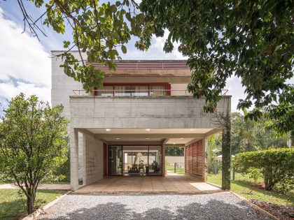 A Bright Contemporary Home From Concrete, Metal and Glass in Brasilia by LAB606 (7)