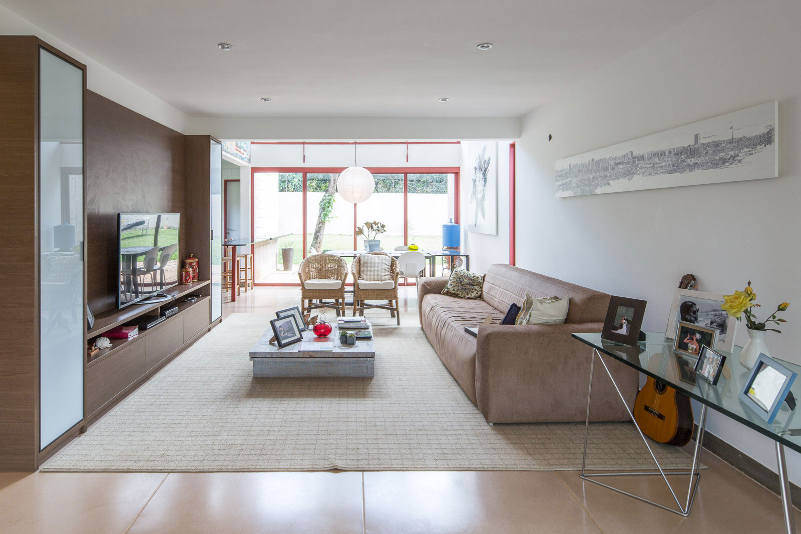 A Bright Contemporary Home From Concrete, Metal and Glass in Brasilia by LAB606 (9)