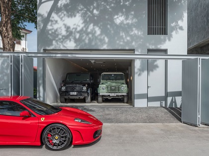 A Bright Contemporary Home for an Avid Car Collector in Bangkok by BROWNHOUSES Company Limited (1)