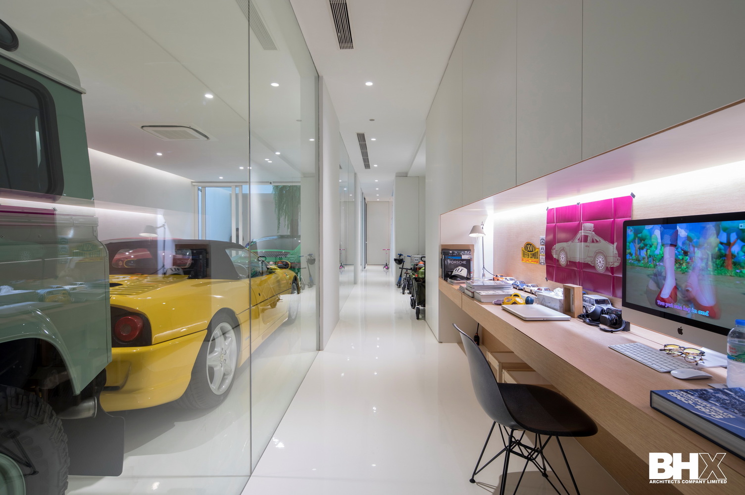 A Bright Contemporary Home for an Avid Car Collector in Bangkok by BROWNHOUSES Company Limited (12)
