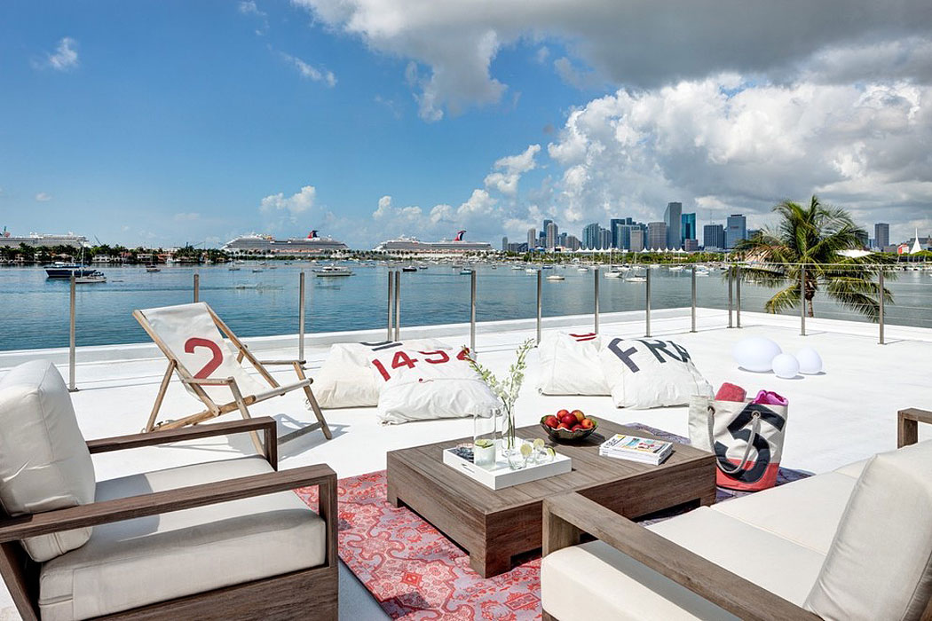A Bright Modern Concrete Home with Beautiful and Transparent Arrangement on Biscayne Bay by [STRANG] Architecture (10)