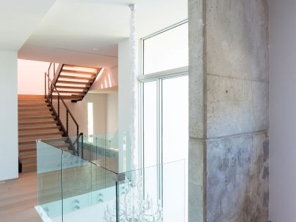 A Bright Modern Concrete Home with Beautiful and Transparent Arrangement on Biscayne Bay by [STRANG] Architecture (20)