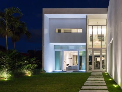 A Bright Modern Concrete Home with Beautiful and Transparent Arrangement on Biscayne Bay by [STRANG] Architecture (5)