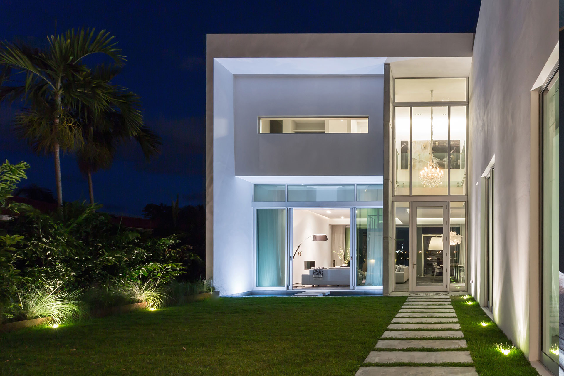 A Bright Modern Concrete Home with Beautiful and Transparent Arrangement on Biscayne Bay by [STRANG] Architecture (5)