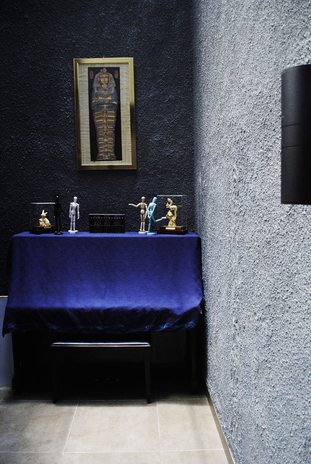 A Bright Modern House with Simple, Clean and Sleek Lines in Jakarta, Indonesia by DP+HS Architects (22)