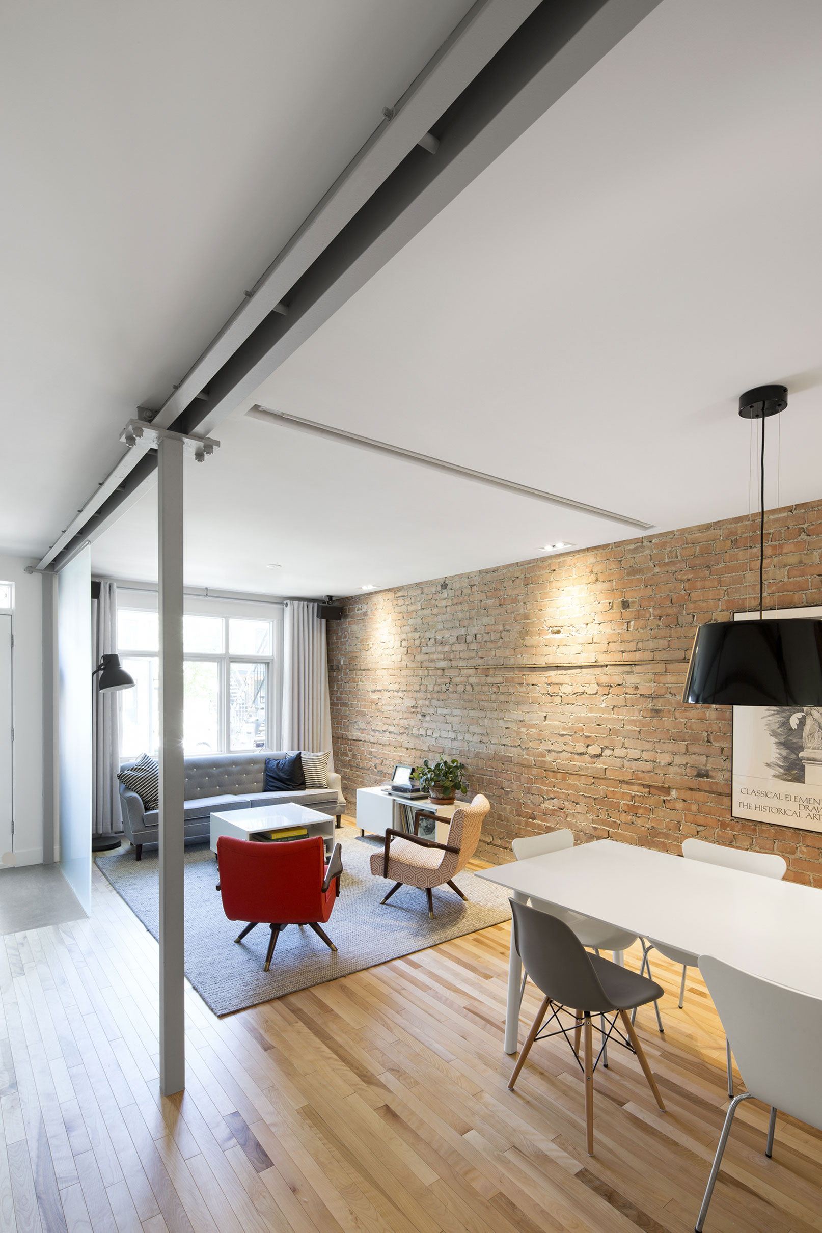 A Bright and Airy Apartment for Young Family in Montcalm by Bourgeois/Lechasseur architects (1)