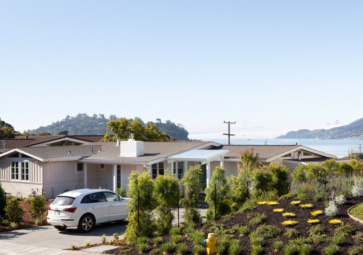 A Bright and Airy Contemporary Home Perched on a Hill in Tiburon by Feldman Architecture (1)