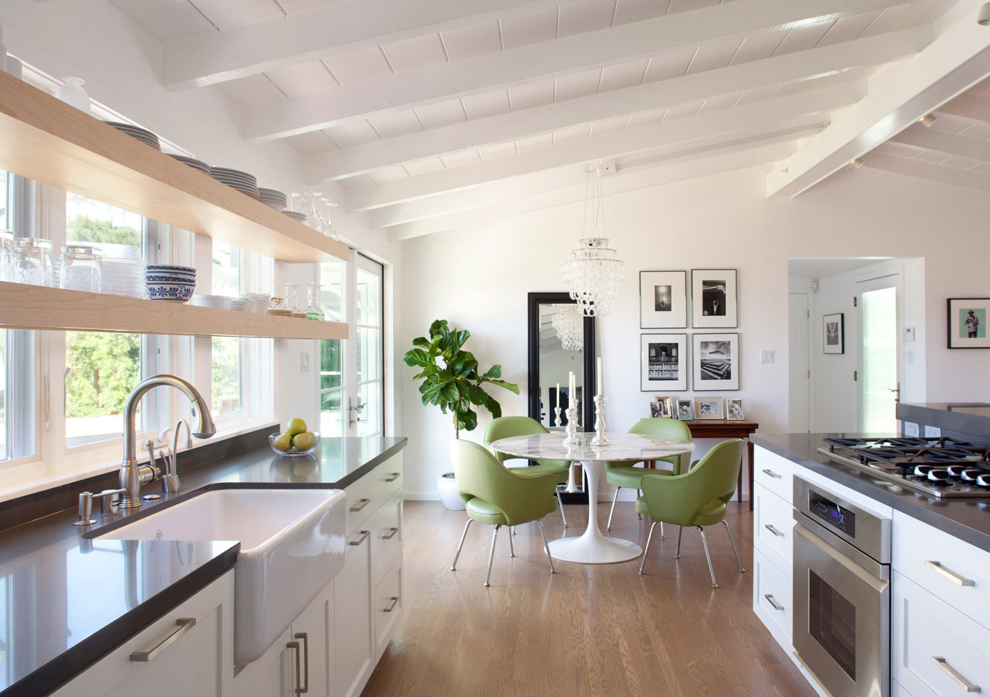 A Bright and Airy Contemporary Home Perched on a Hill in Tiburon by Feldman Architecture (6)