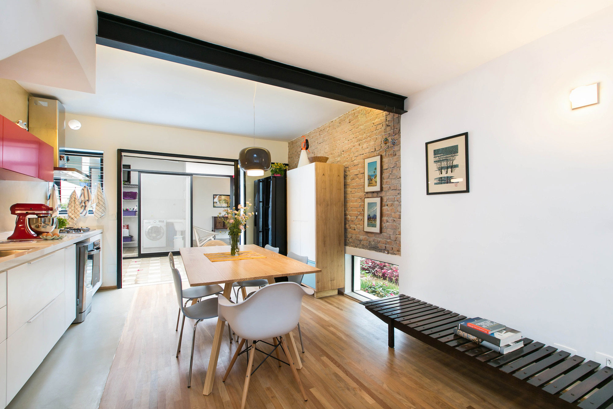 A Bright and Charming Home with Lots of Earthy Colors in São Paulo by DT Estúdio (17)