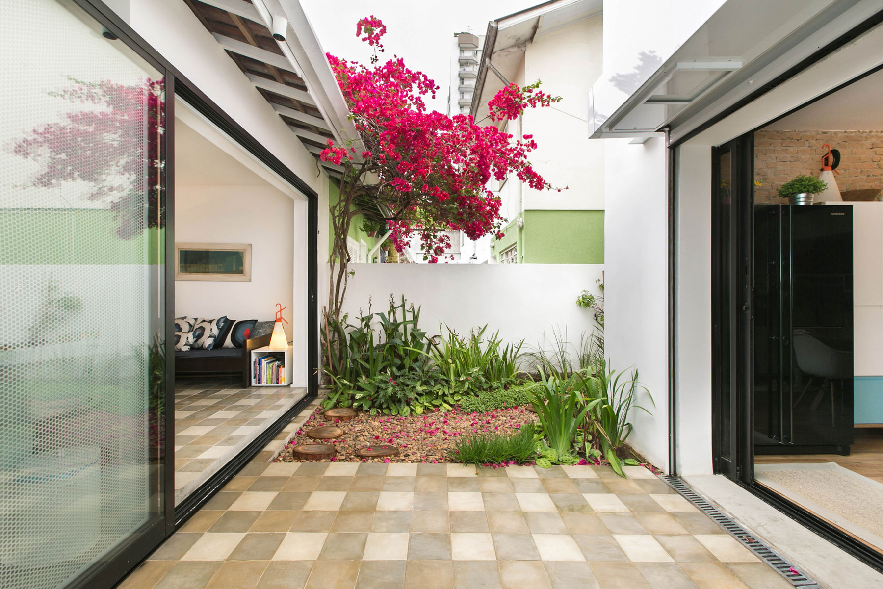 A Bright and Charming Home with Lots of Earthy Colors in São Paulo by DT Estúdio (9)