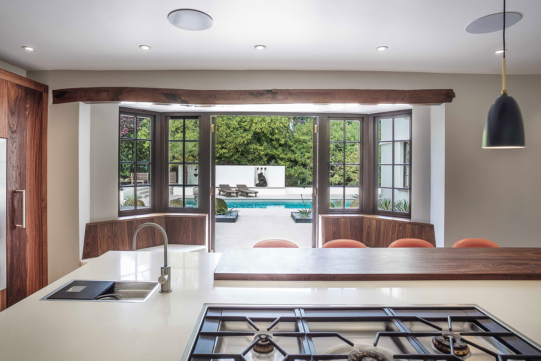 A Bright and Cheerful Modern Home with Courtyard Swimming Pool in Surrey, England by OB Architecture (6)