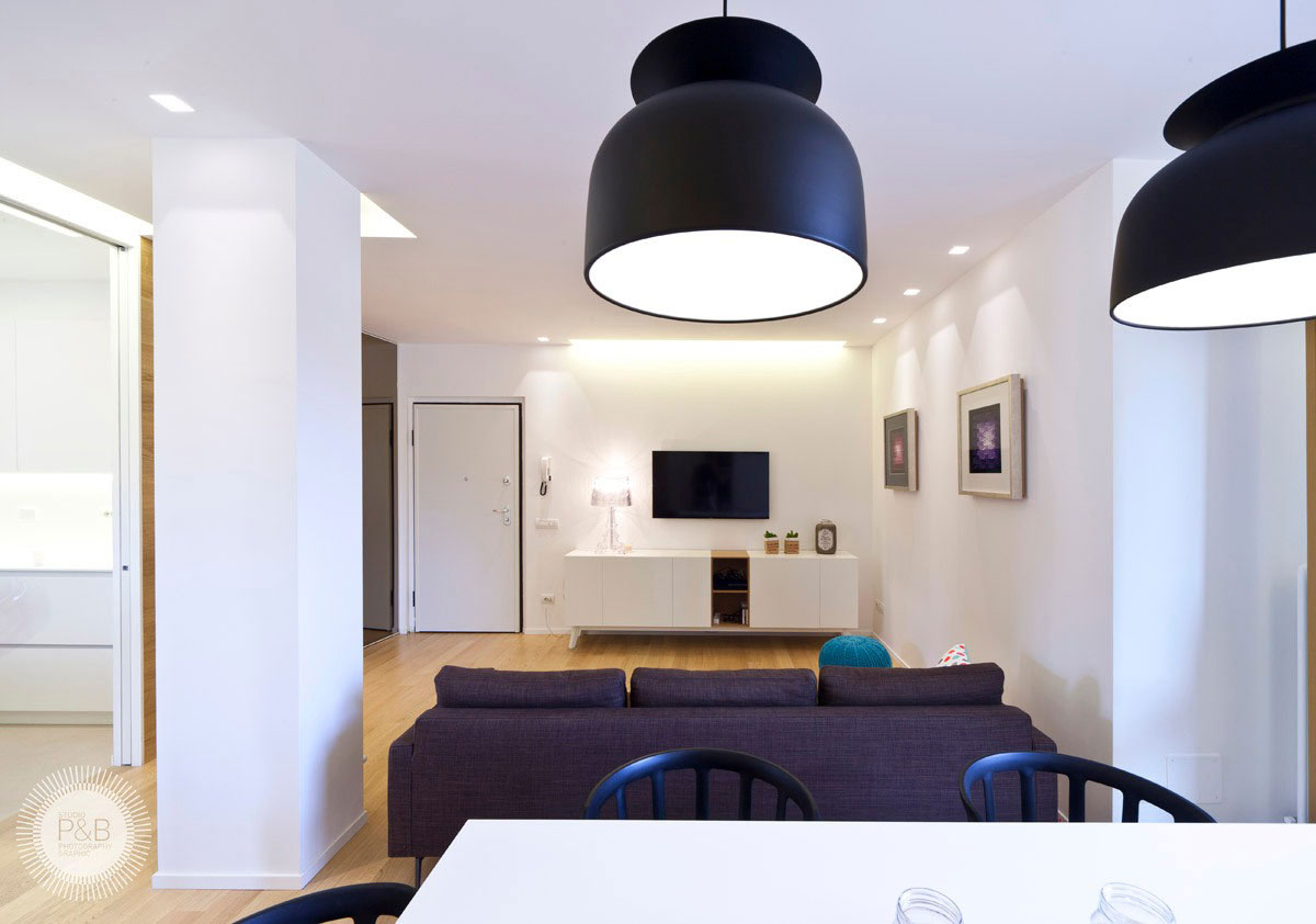 A Bright and Luminous Modern Apartment with Wood Accents in Bastia Umbra, Italy by Gianni Amantini (3)