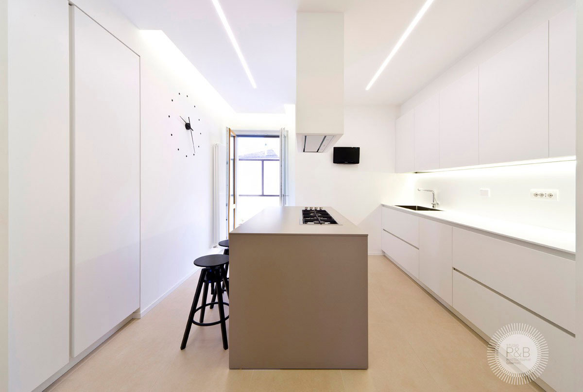 A Bright and Luminous Modern Apartment with Wood Accents in Bastia Umbra, Italy by Gianni Amantini (6)