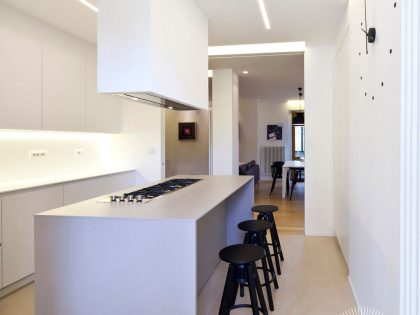 A Bright and Luminous Modern Apartment with Wood Accents in Bastia Umbra, Italy by Gianni Amantini (7)
