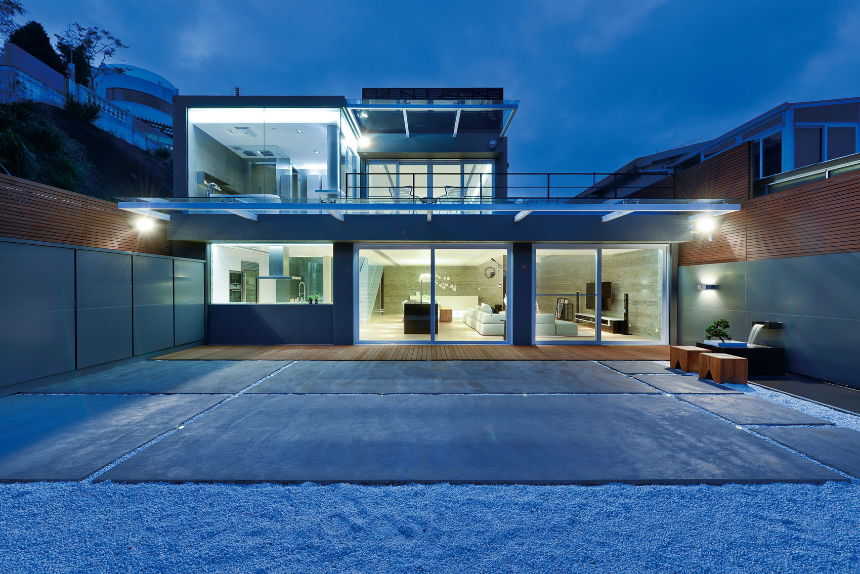 A Bright and Spacious Modern Home for Car Lovers and Enthusiast in Shatin, Hong Kong by Millimeter Interior Design (16)