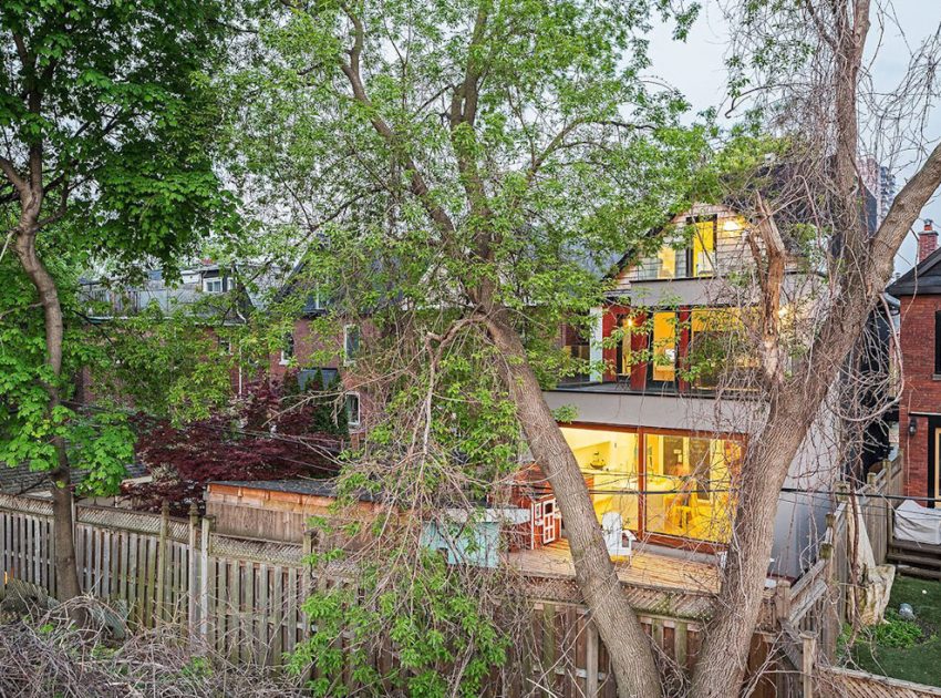 A Bright and Stylish Home with Exposed Brick Walls in Toronto by JCI Architects (1)