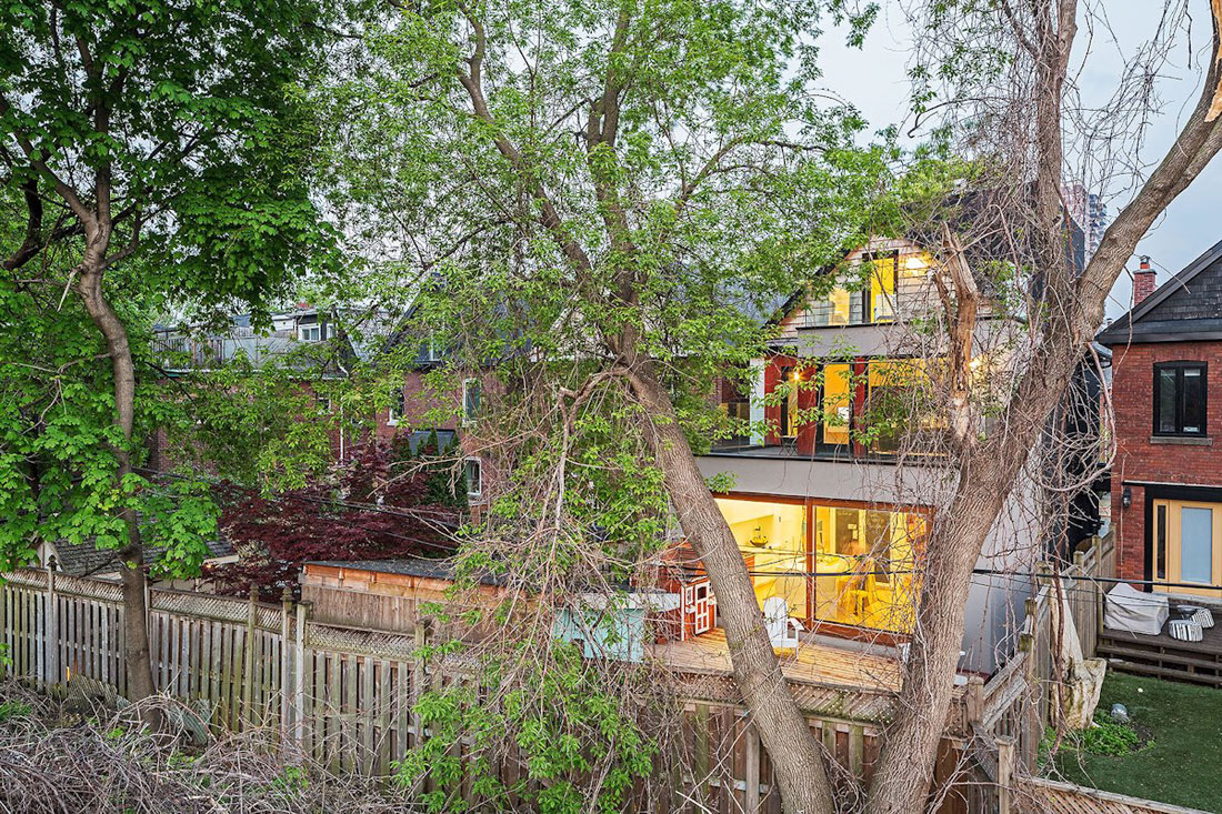 A Bright and Stylish Home with Exposed Brick Walls in Toronto by JCI Architects (1)