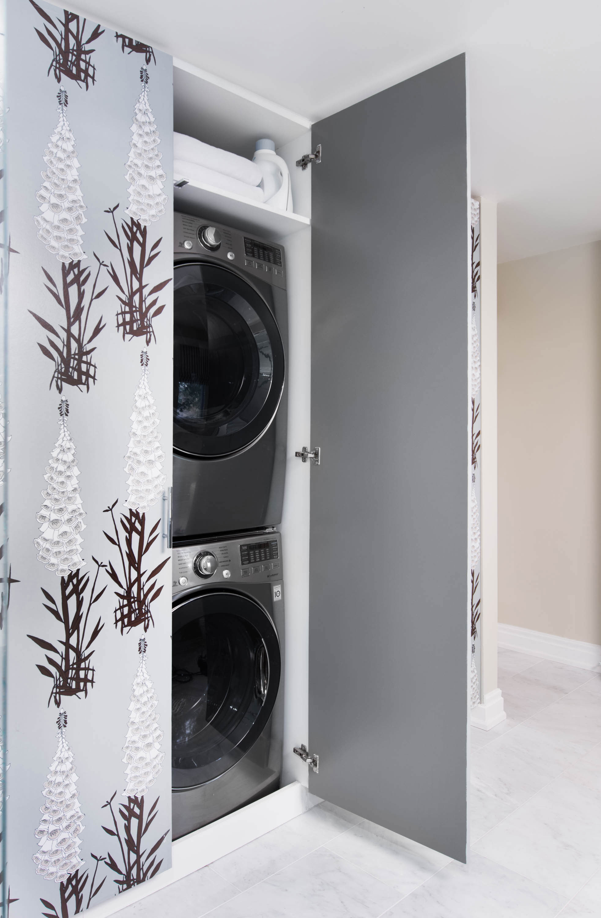 A Bright and Vibrant Contemporary Home in Toronto by Meghan Carter Design (22)