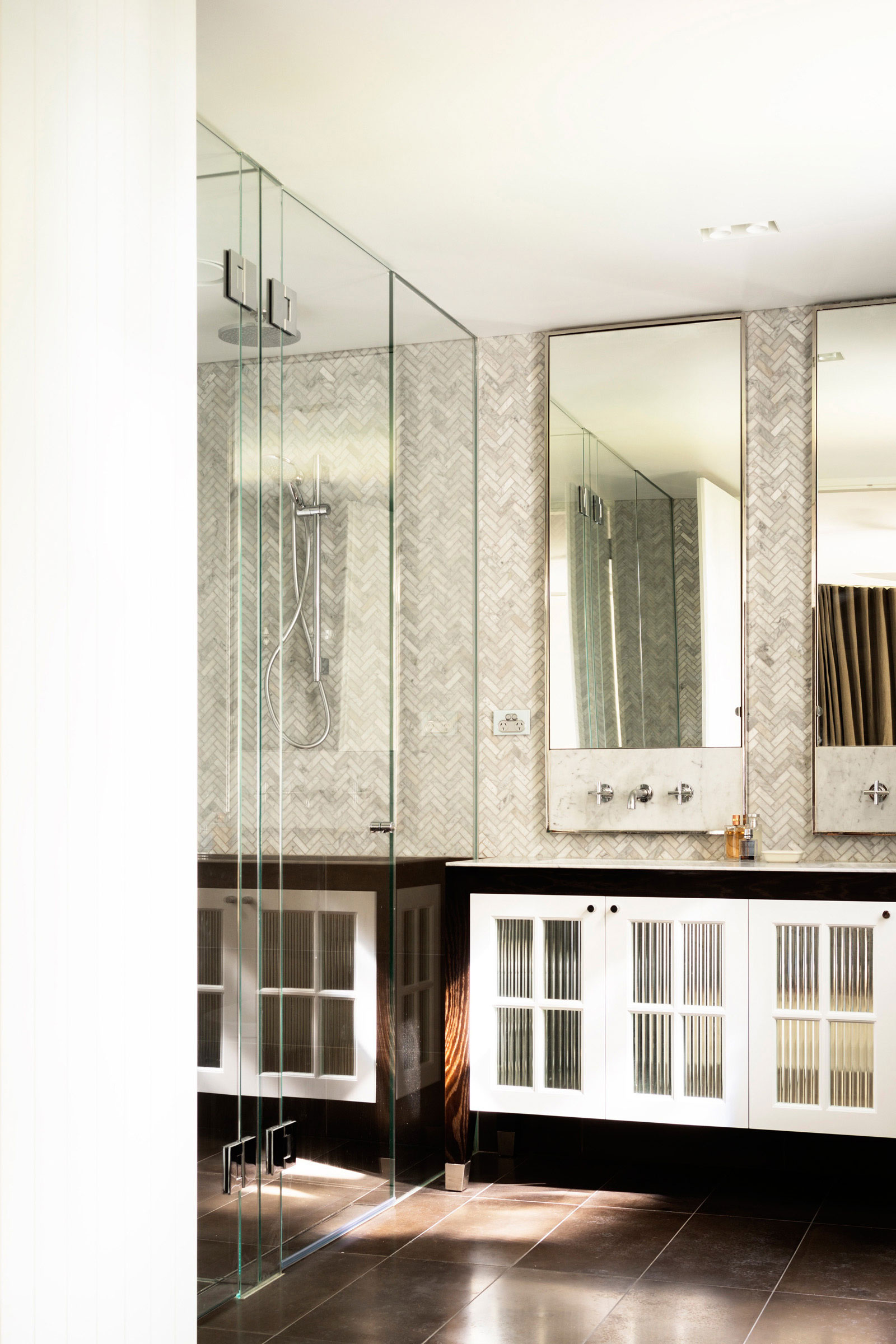 A Charming Contemporary Home with Lush Garden and Pool in Paddington by Luigi Rosselli (10)