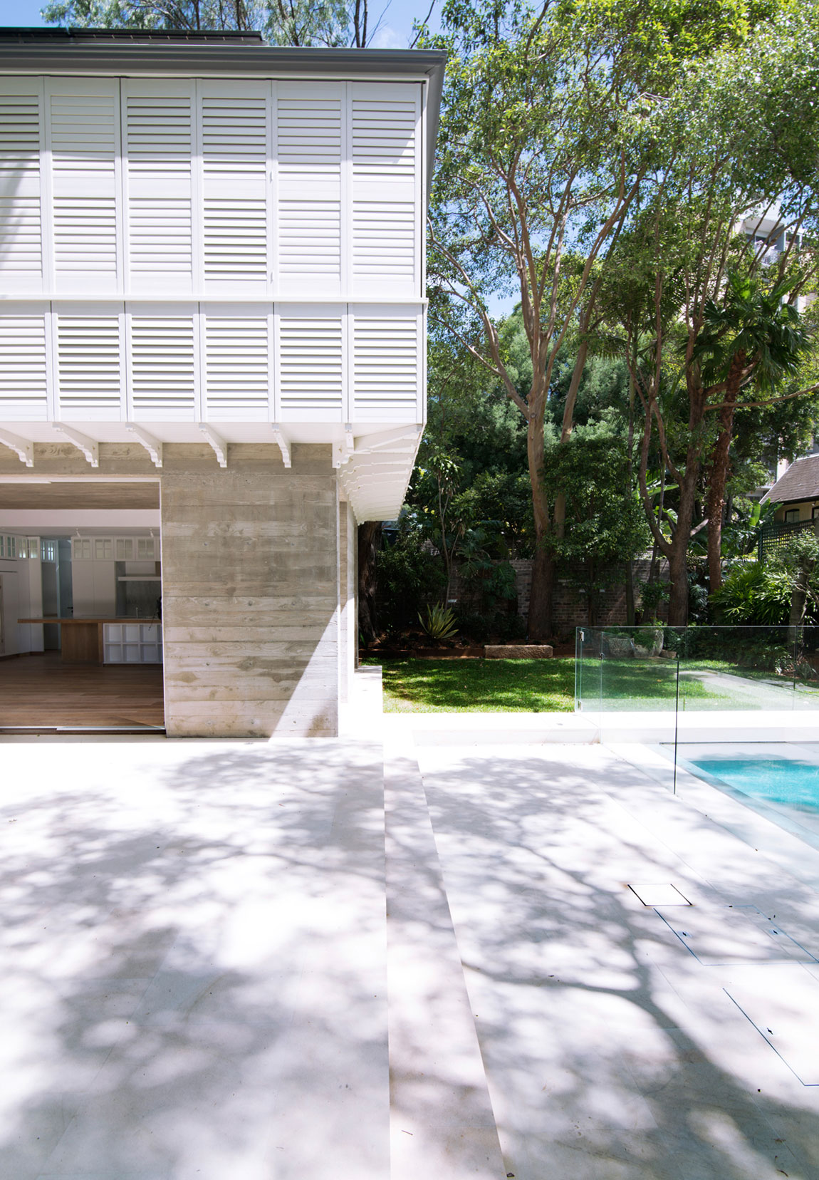 A Charming Contemporary Home with Lush Garden and Pool in Paddington by Luigi Rosselli (3)