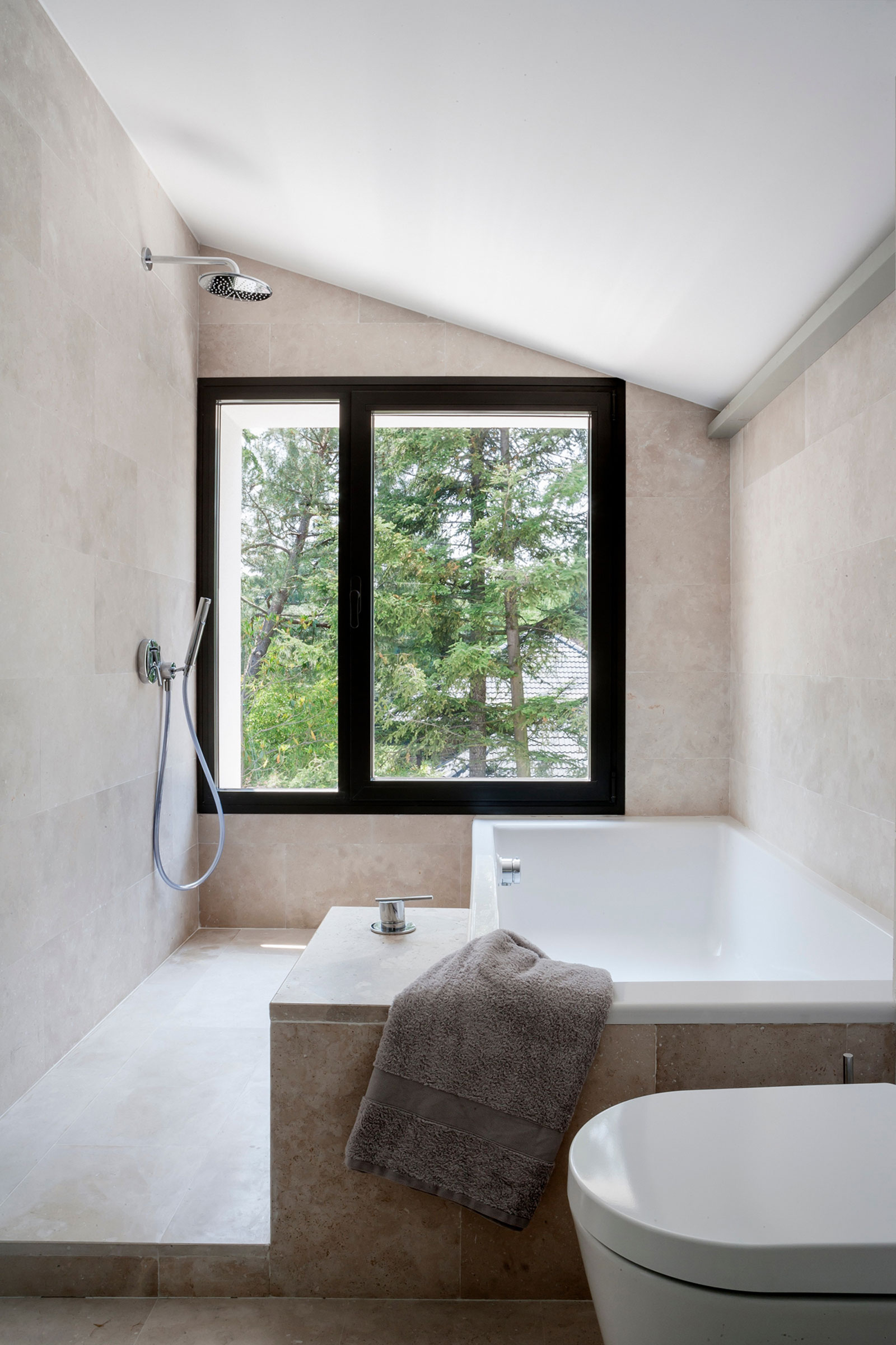 A Charming Modern Home Nestled in a Lush Landscape of Madrid, Spain by ÁBATON Arquitectura (29)