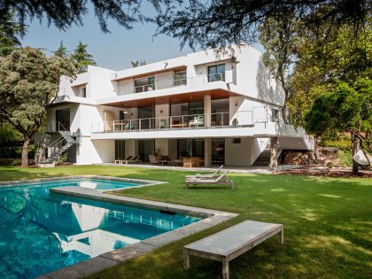 A Charming Modern Home Nestled in a Lush Landscape of Madrid, Spain by ÁBATON Arquitectura (6)