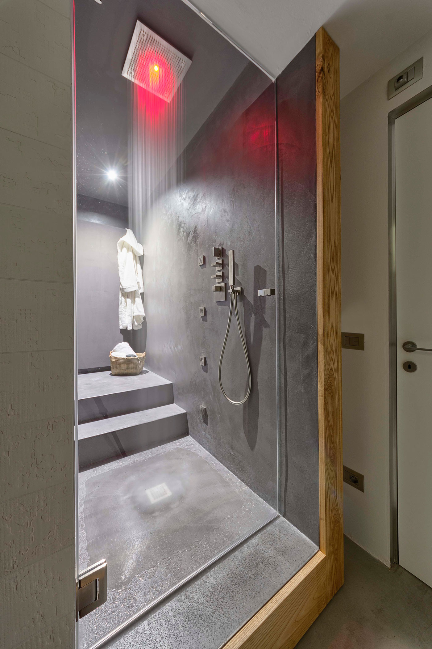 A Chic Contemporary Apartment with Red, Black and White Interiors in Turin, Italy by Archisbang (23)