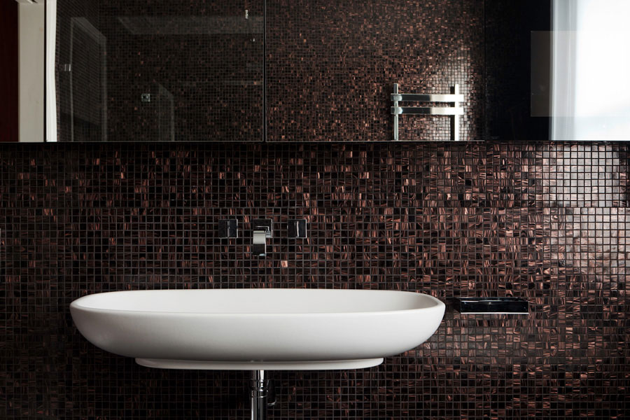 A Chic and Stylish Contemporary House in London, England by Staffan Tollgard Design Group (16)
