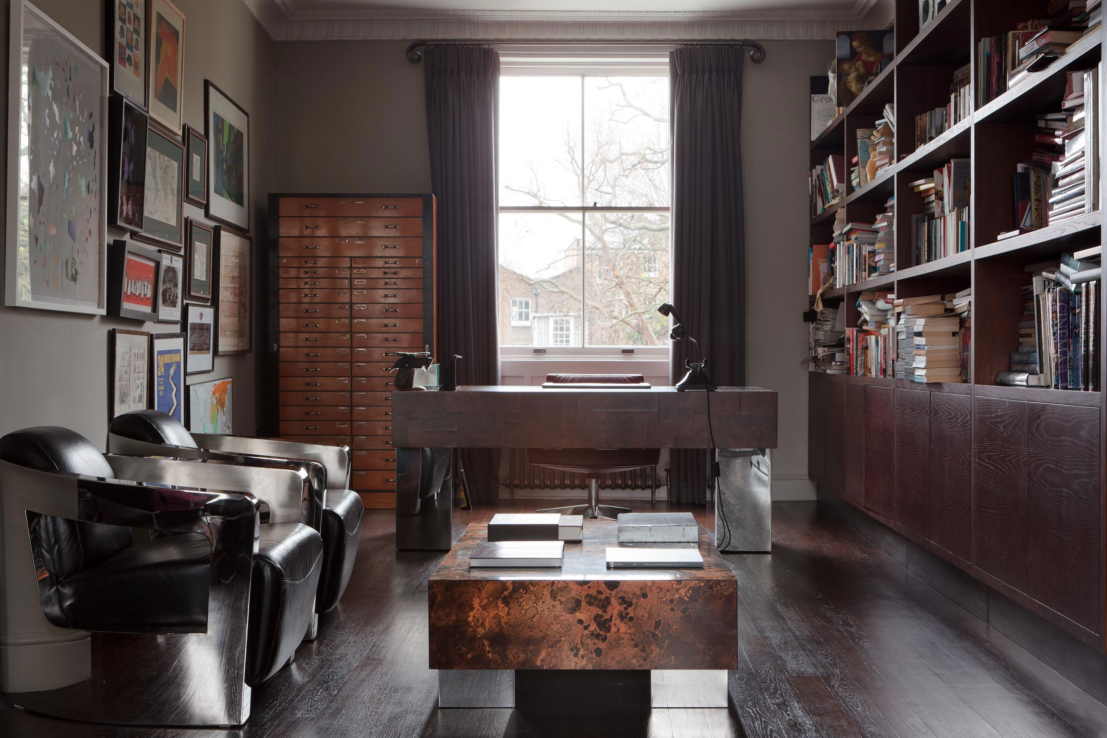 A Chic and Stylish Contemporary House in London, England by Staffan Tollgard Design Group (18)