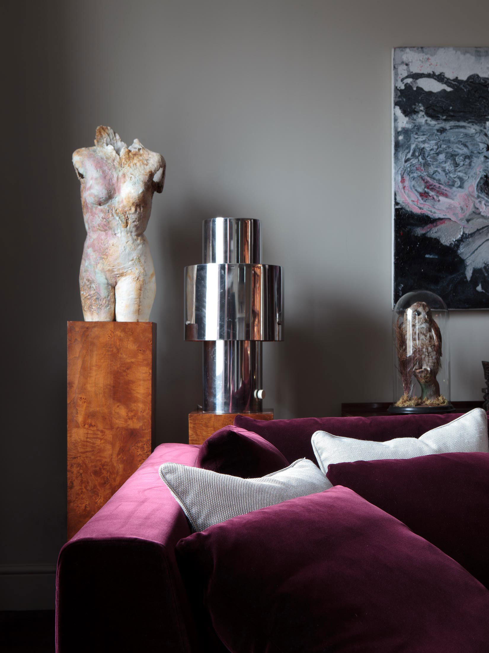 A Chic and Stylish Contemporary House in London, England by Staffan Tollgard Design Group (5)