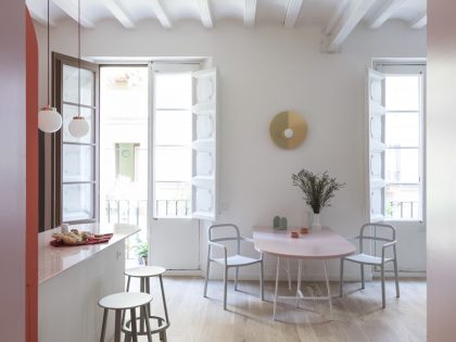 A Colorful, Vibrant Apartment for a Young Woman in Barcelona by CaSA - Colombo and Serboli Architecture (11)