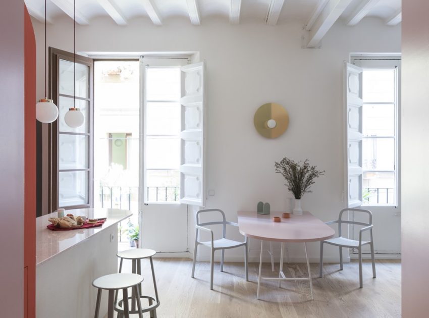 A Colorful, Vibrant Apartment for a Young Woman in Barcelona by CaSA - Colombo and Serboli Architecture (11)