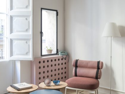 A Colorful, Vibrant Apartment for a Young Woman in Barcelona by CaSA - Colombo and Serboli Architecture (13)