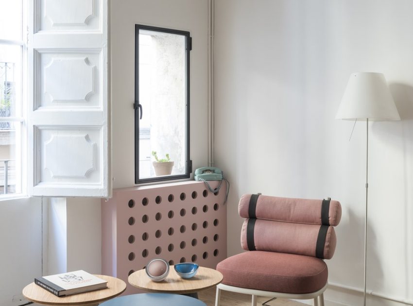 A Colorful, Vibrant Apartment for a Young Woman in Barcelona by CaSA - Colombo and Serboli Architecture (13)