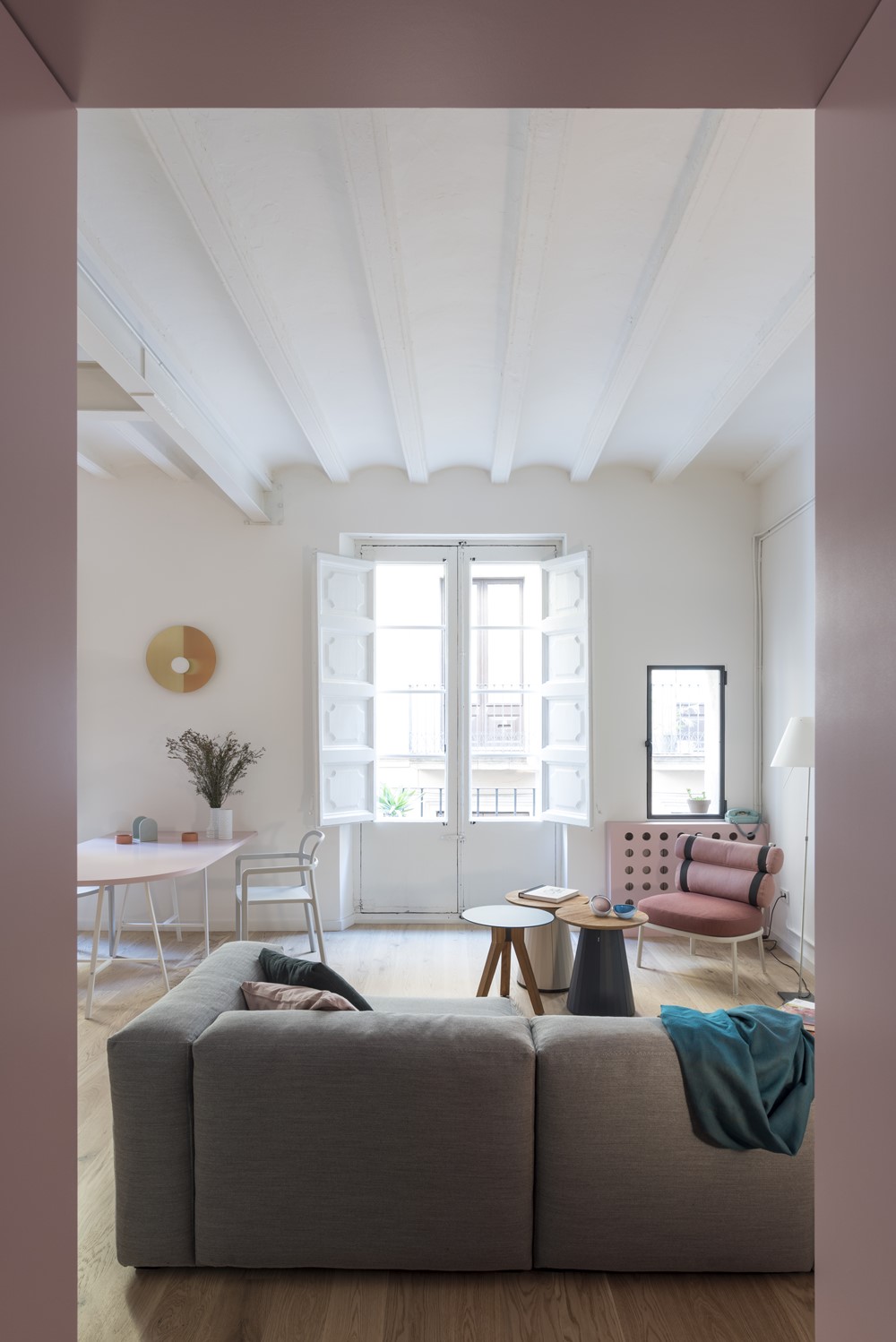 A Colorful, Vibrant Apartment for a Young Woman in Barcelona by CaSA - Colombo and Serboli Architecture (14)